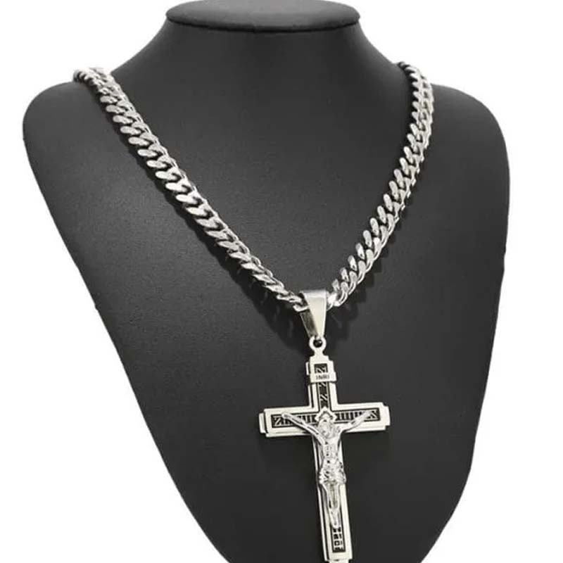 ✝️ 50 % DE RÉDUCTION ! ⏰ Collier croisé d'une élégance intemporelle et raffinée – Fabrication artisanale soignée, acier inoxydable et éclat subtil – idéal pour un usage quotidien ou comme cadeau plein de sens 💛