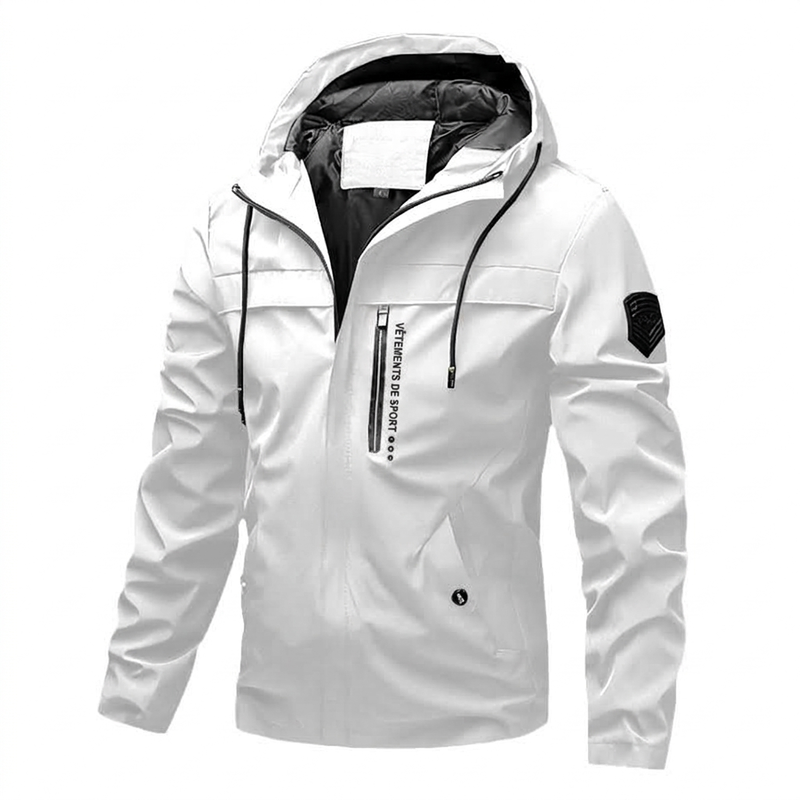Veste à capuche adaptée à toutes les conditions météorologiques