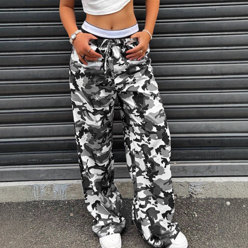 Pantalon camouflage baggy pour femme avec taille à cordon