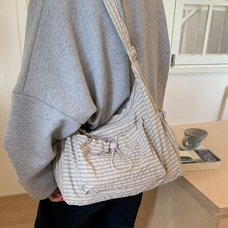 Sac nuage à carreaux avec cordon de serrage et fronces