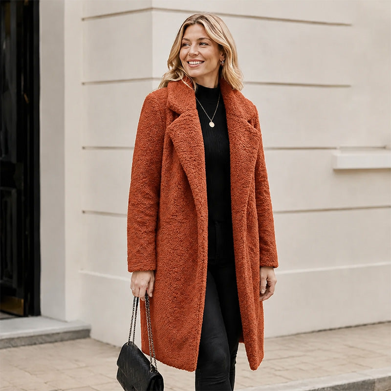 Manteau mi-long en laine d'agneau pour femme