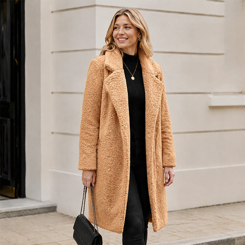 Manteau mi-long en laine d'agneau pour femme